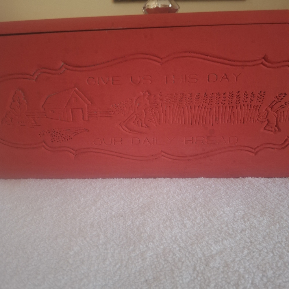 Red Bread Box with Engraved Design - Picture 6 of 6
